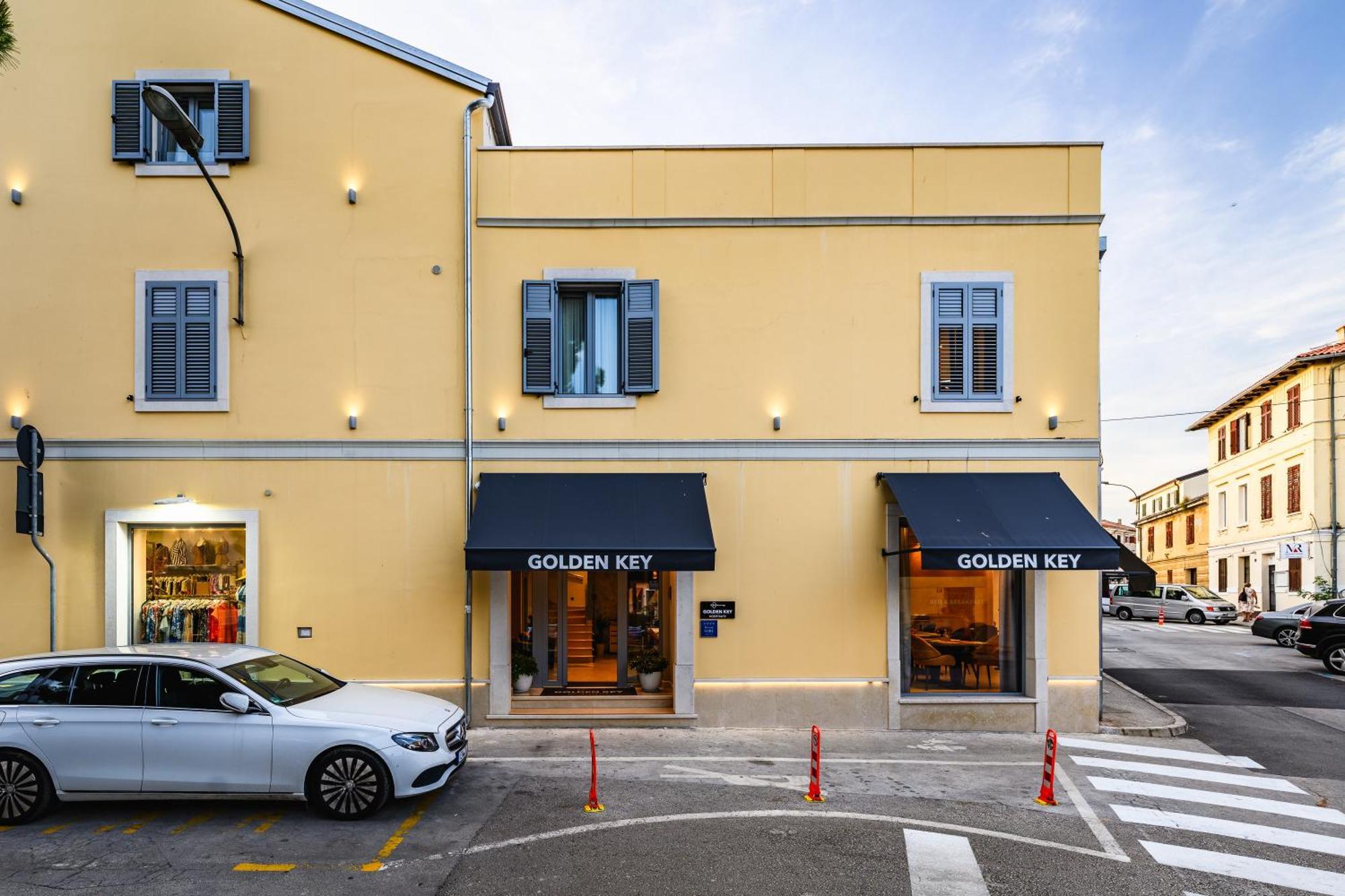 Boutique Golden Key - - 4*